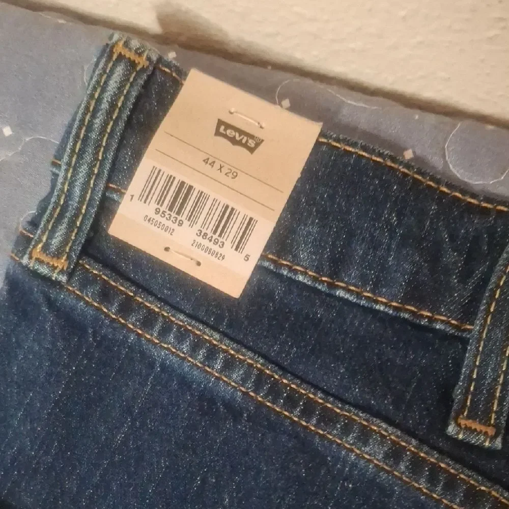Levi's 505 Men's Dark Blue Straight Leg Jeans size 44 x 29 NWT